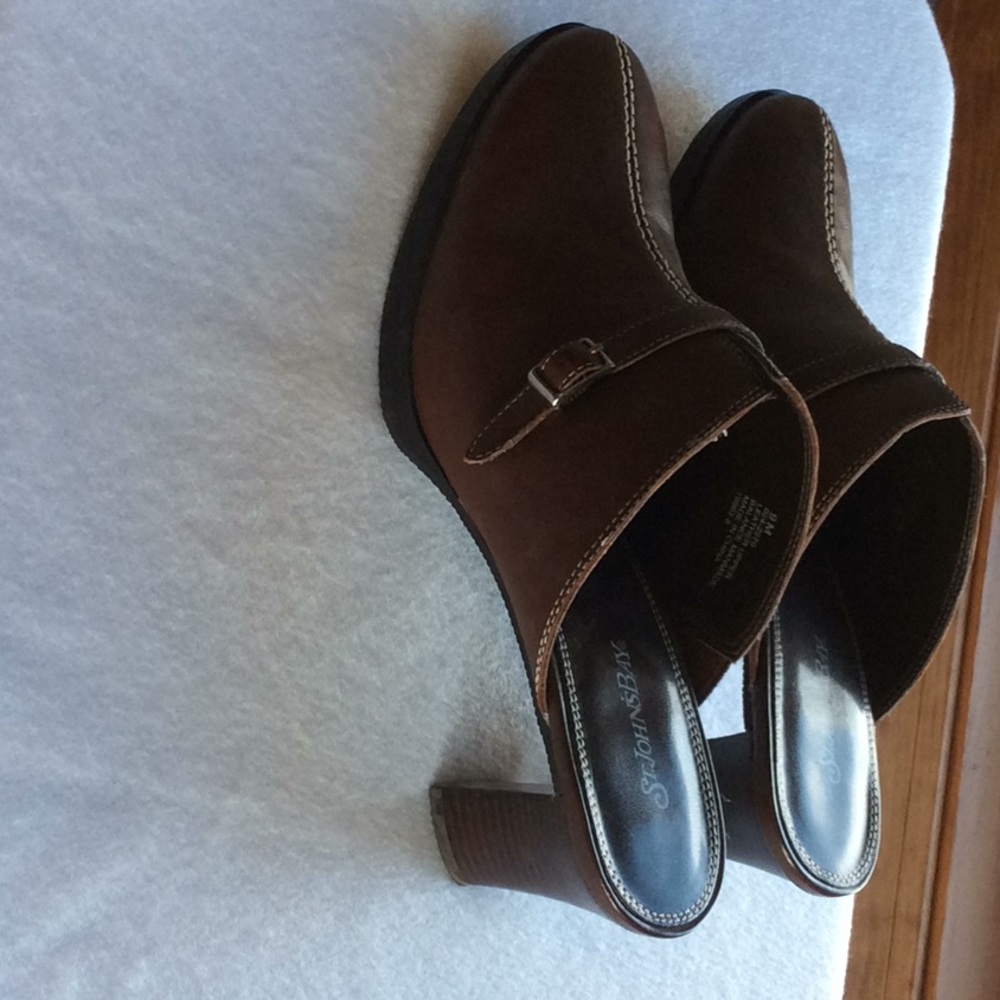 Shoes - Picture 4 of 4